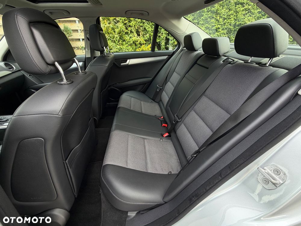 Mercedes-Benz Klasa C 250 CGI Automatik BlueEFFICIENCY Avantgarde - 6