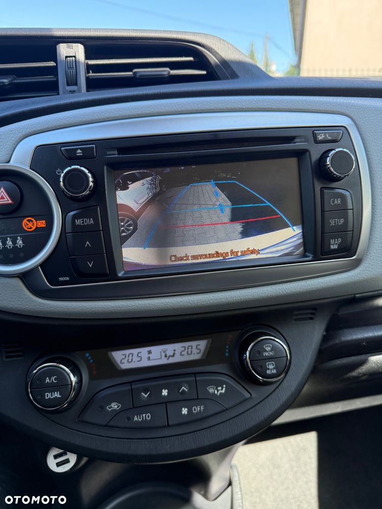 Toyota Yaris - 12