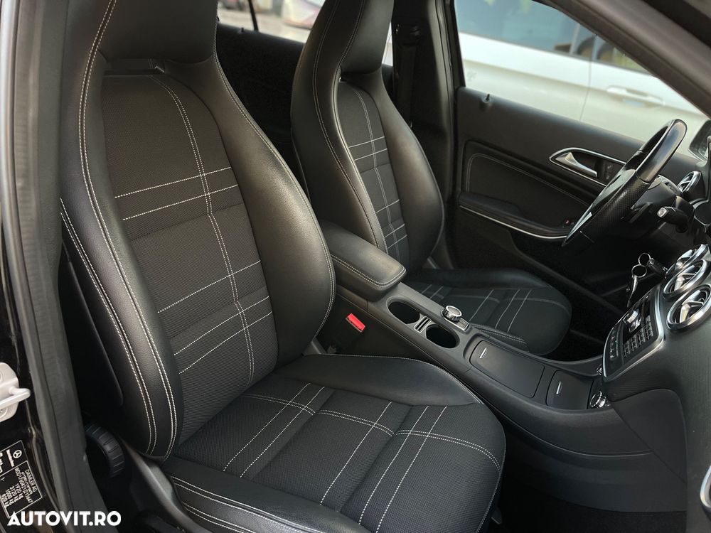 Mercedes-Benz A 180 7G-DCT AMG Line - 17