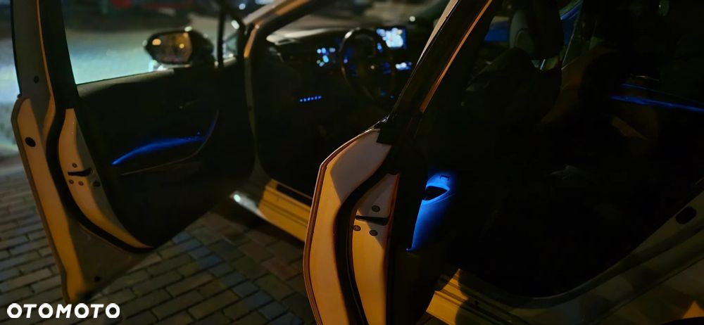 Toyota Corolla 2.0 Hybrid Executive - 21