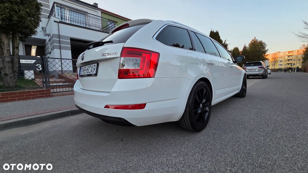 Skoda Octavia 1.6 TDI DPF DSG Elegance - 16
