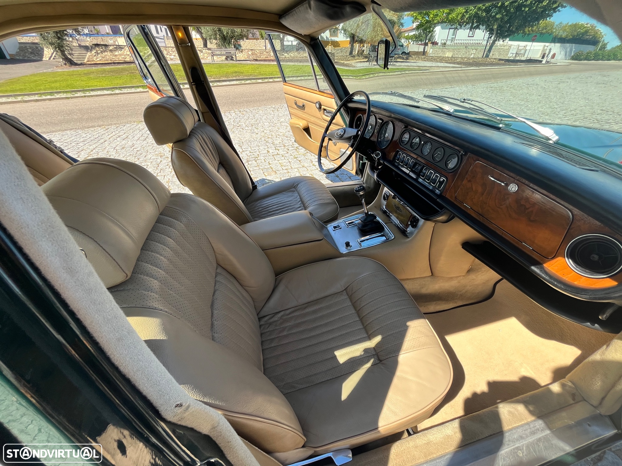 Jaguar XJ - 17