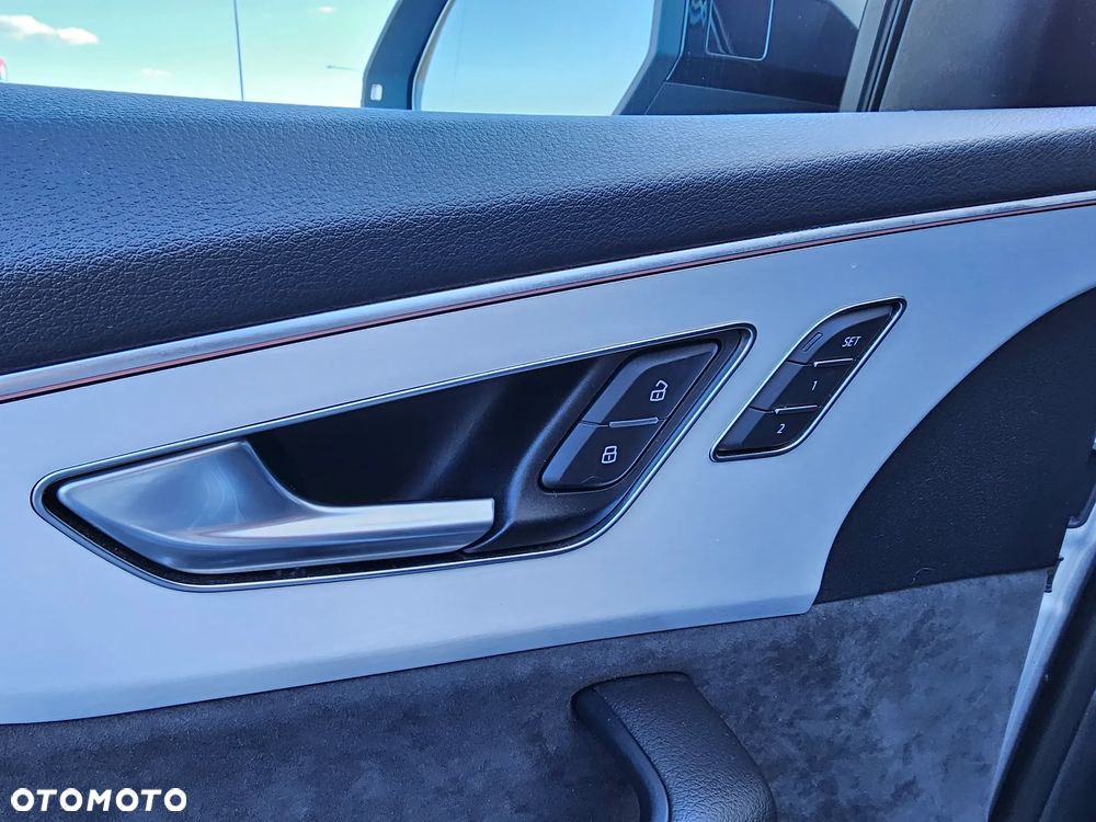 Audi Q8 SUV TDI quattro 210 kW tiptronic - 34