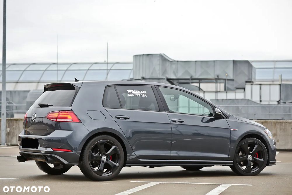 Volkswagen Golf - 14
