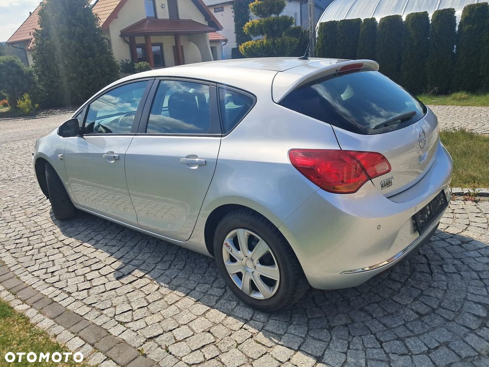 Opel Astra - 4