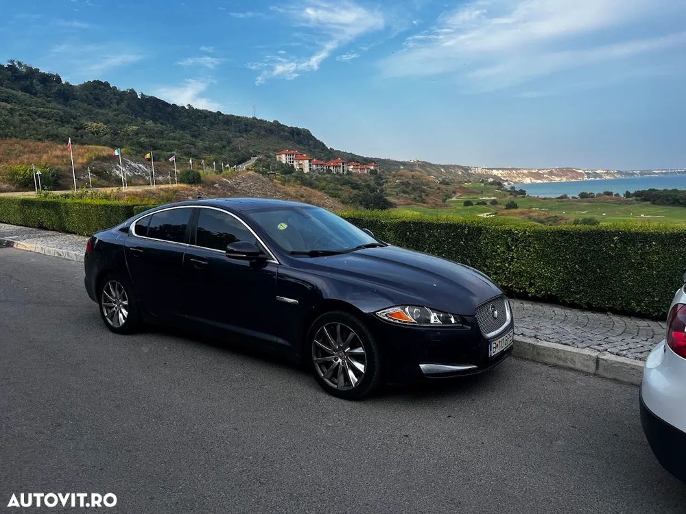 Jaguar XF 25t RWD Portfolio - 4