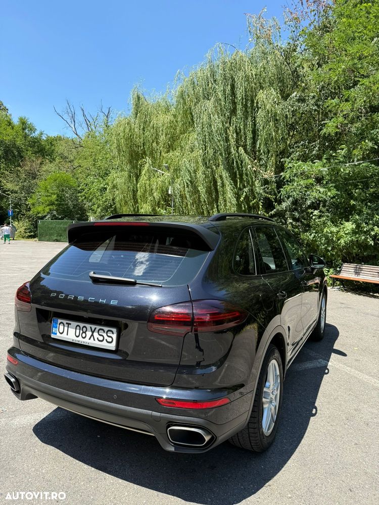 Porsche Cayenne 3.0 L - 5