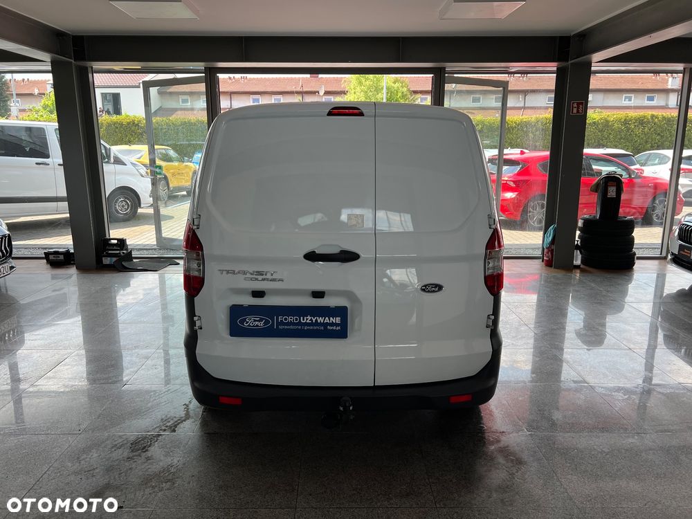 Ford Transit Courier - 12