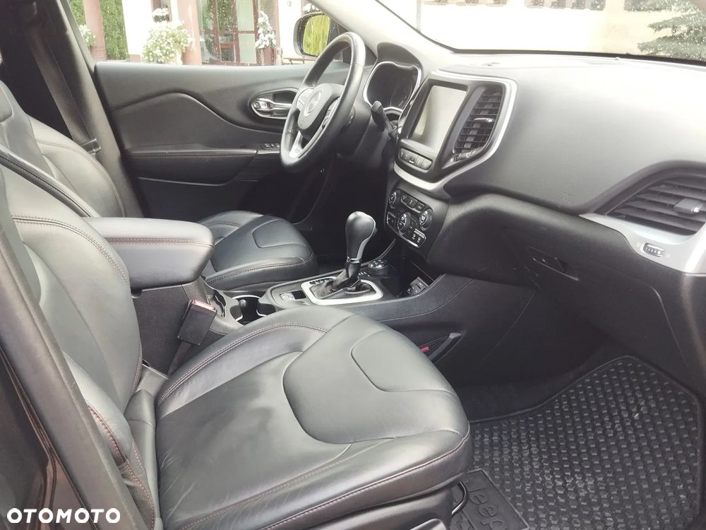 Jeep Cherokee - 15