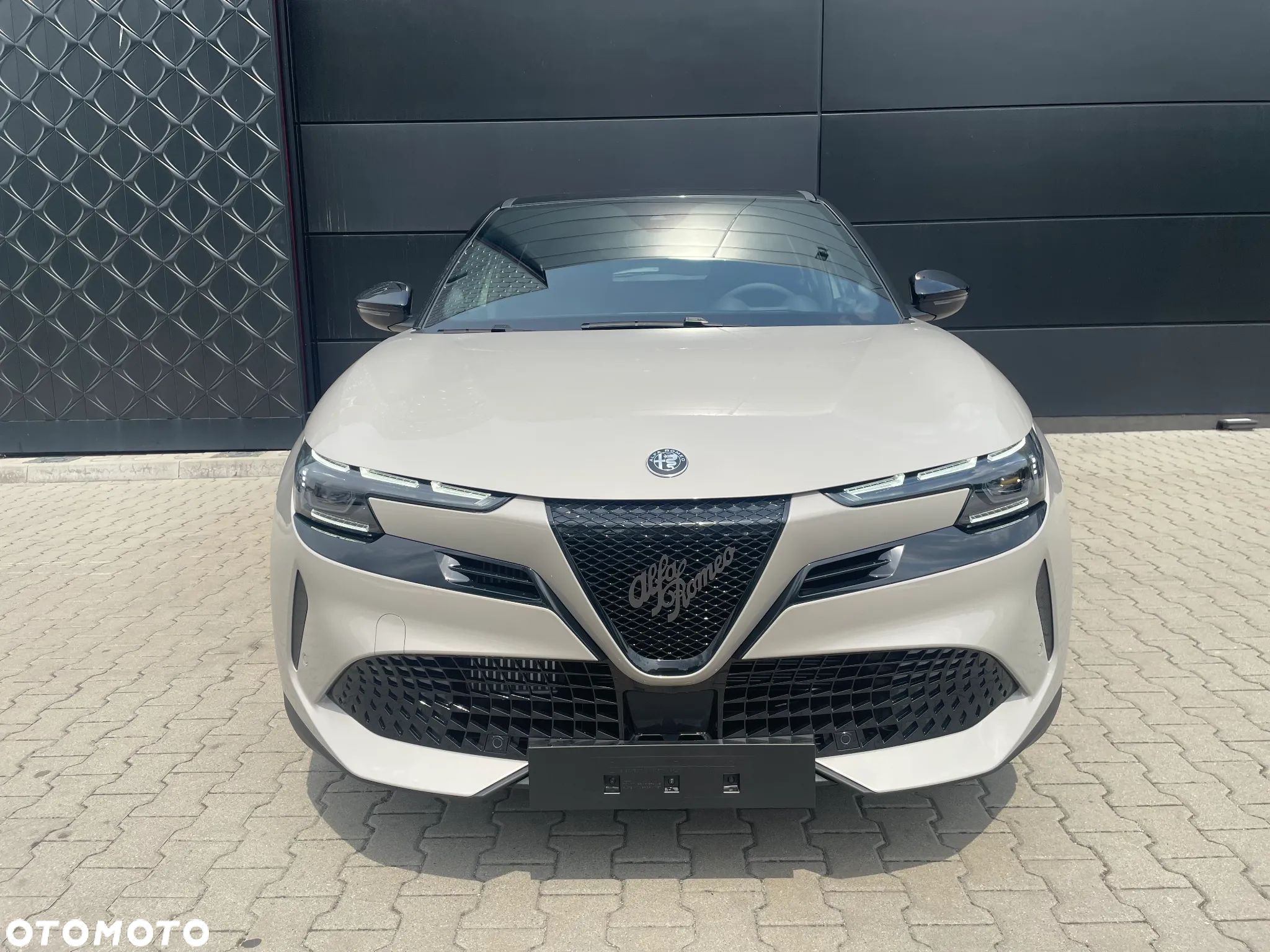 Alfa Romeo Junior 1.2 mHEV Ibrida eDCT - 1