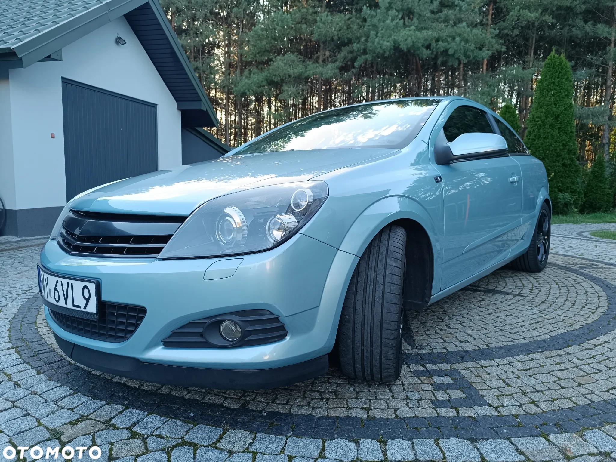 Opel Astra III GTC 1.4 Cosmo - 3