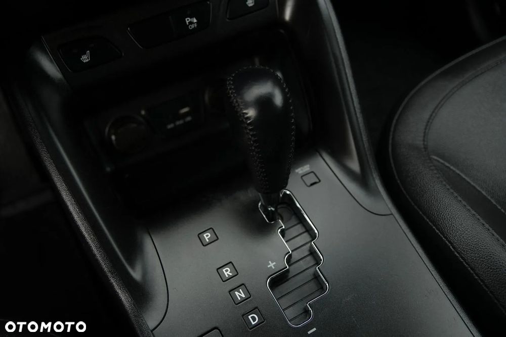 Hyundai ix35 2.0 CRDi 4WD Automatik Fifa World Cup Gold Edition - 32