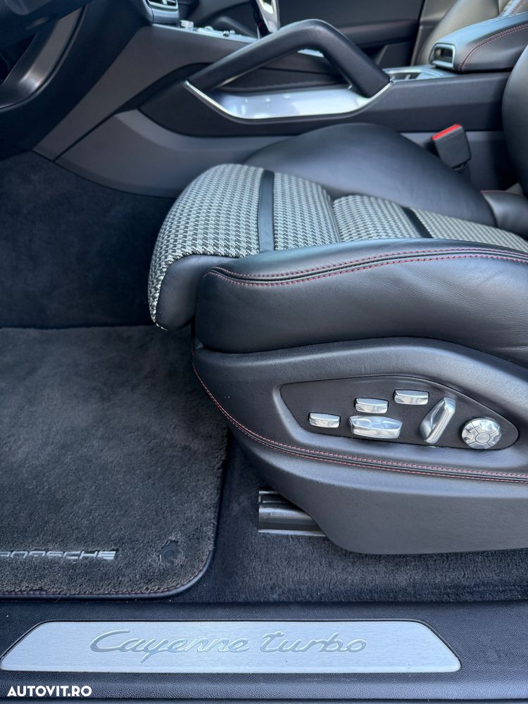 Porsche Cayenne - 29