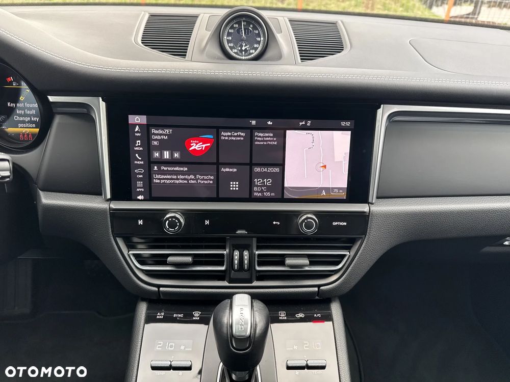 Porsche Macan T - 24