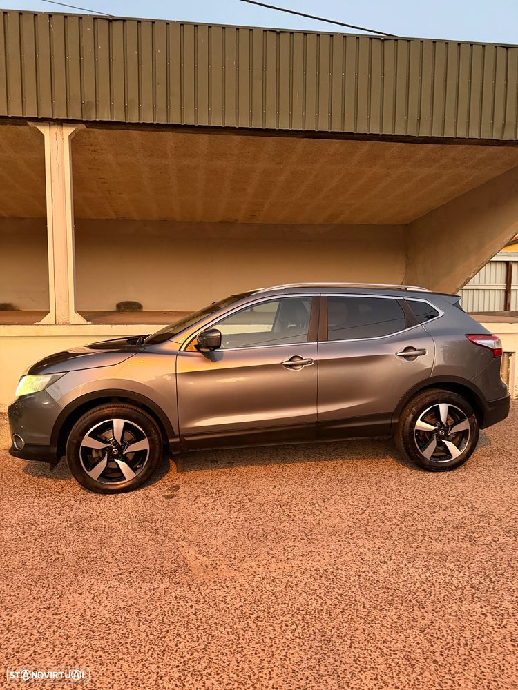 Nissan Qashqai - 2