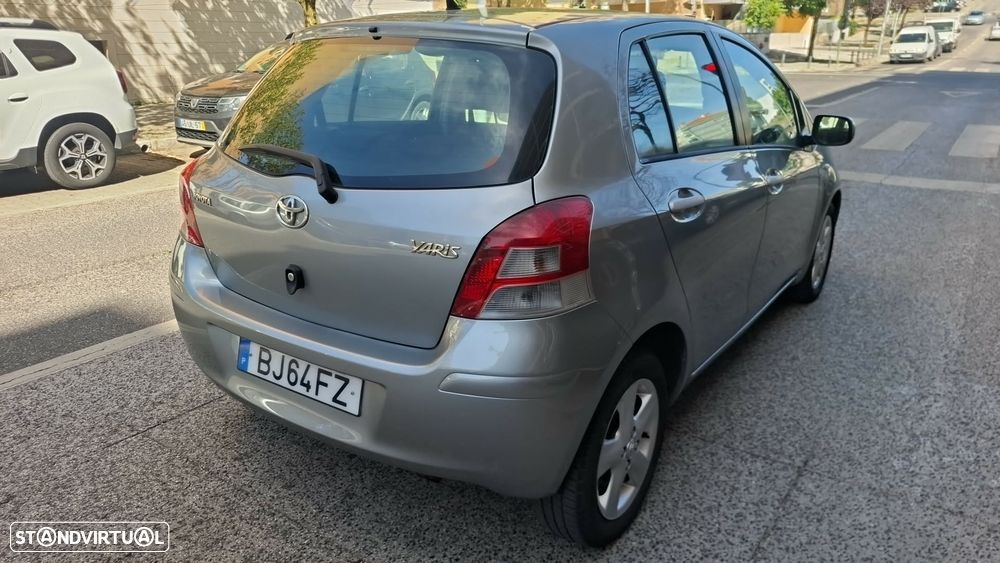 Toyota Yaris 1.4 D-4D AC Manual - 7