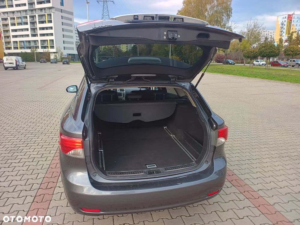 Toyota Avensis 2.0 D-4D Sol - 8