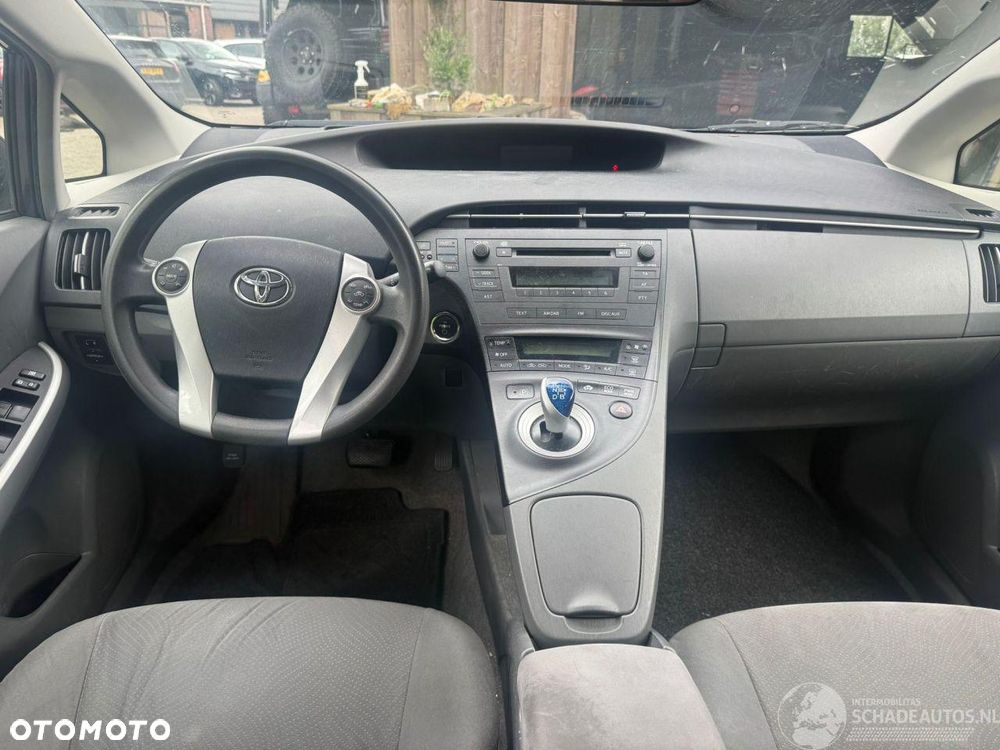 Toyota Prius (Hybrid) Executive - 23