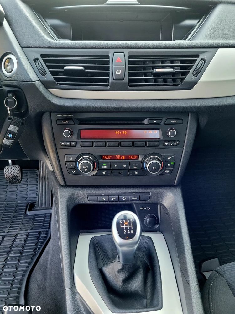 BMW X1 xDrive18d Sport Line - 17