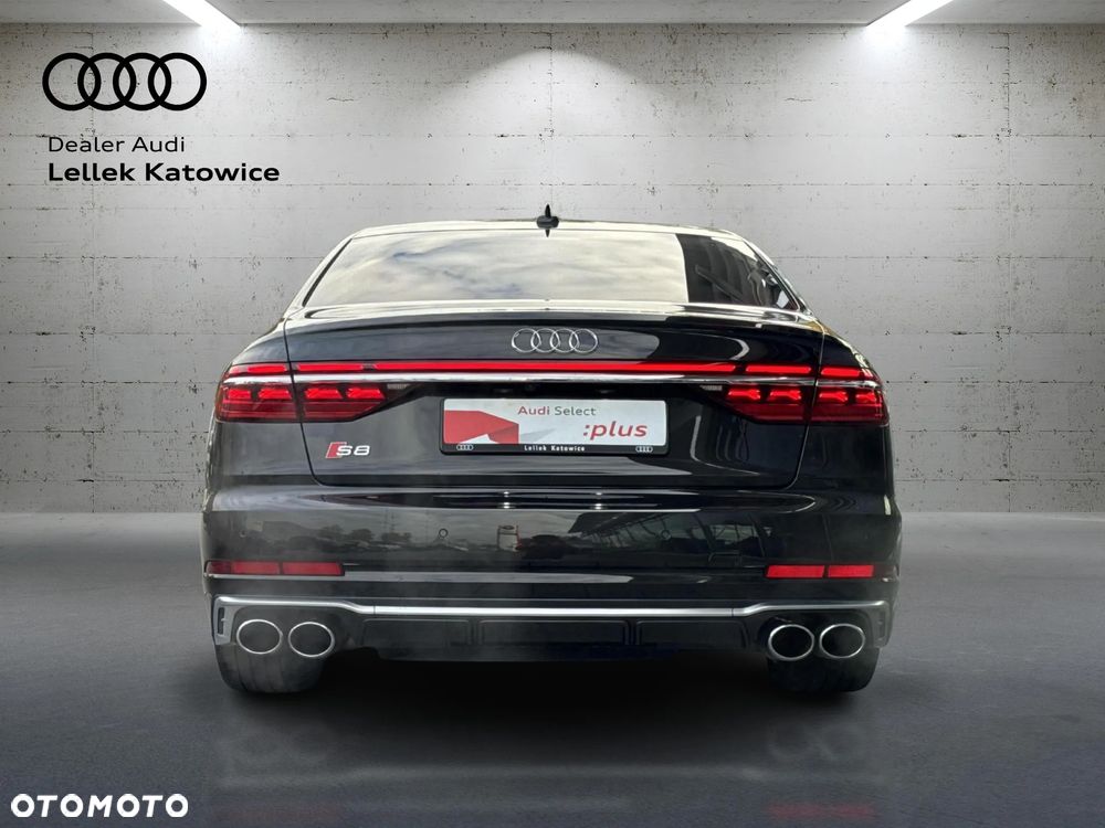 Audi S8 - 4