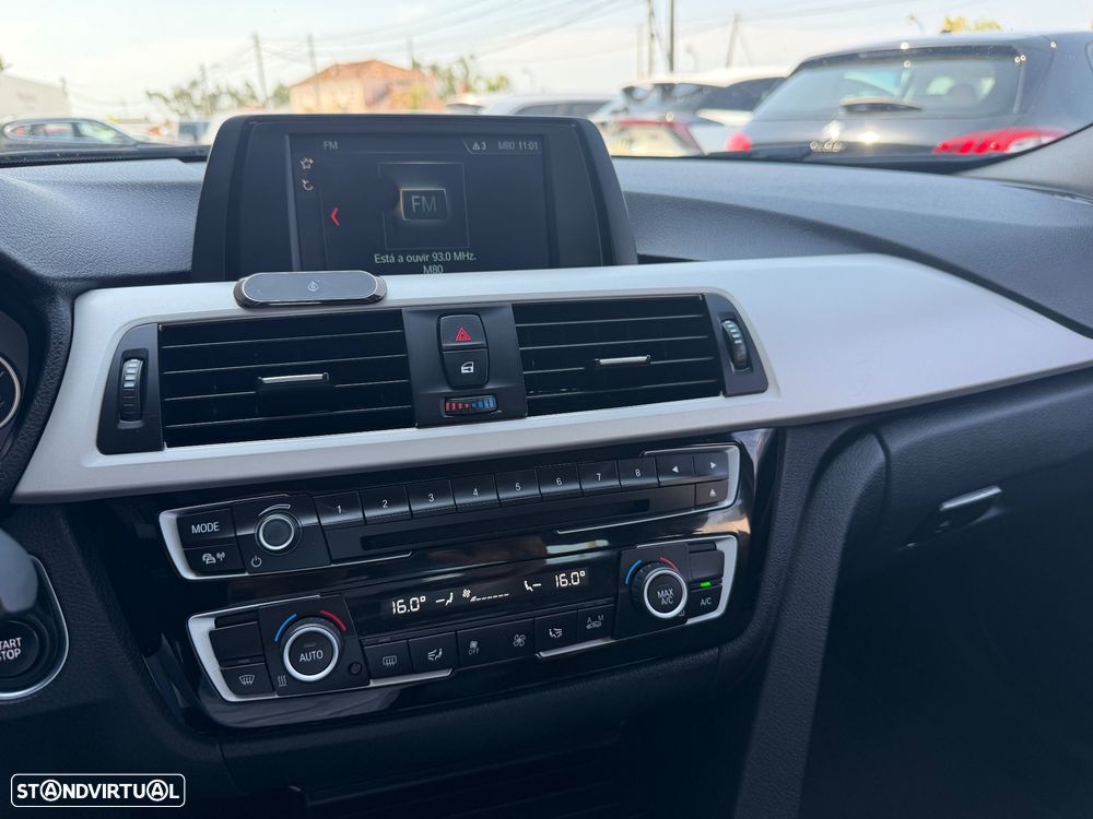 BMW 330 e iPerformance Advantage - 12