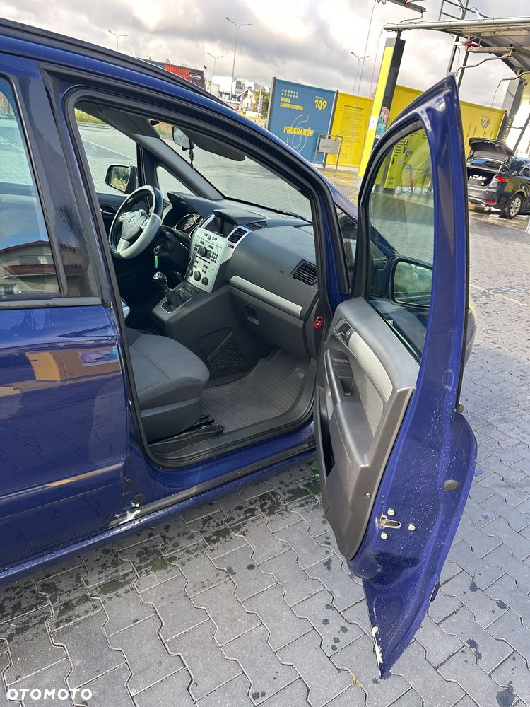 Opel Zafira 1.6 - 16