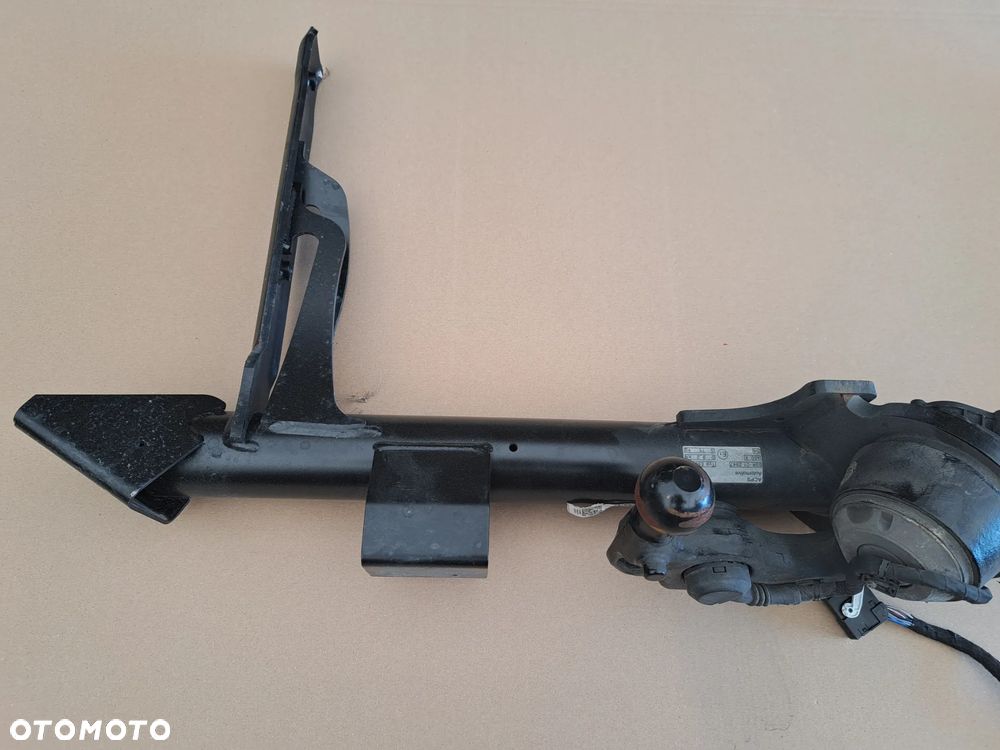 hak holowniczy Elektryczny SKODA 5LQ Enyaq 5LG803881D - 2