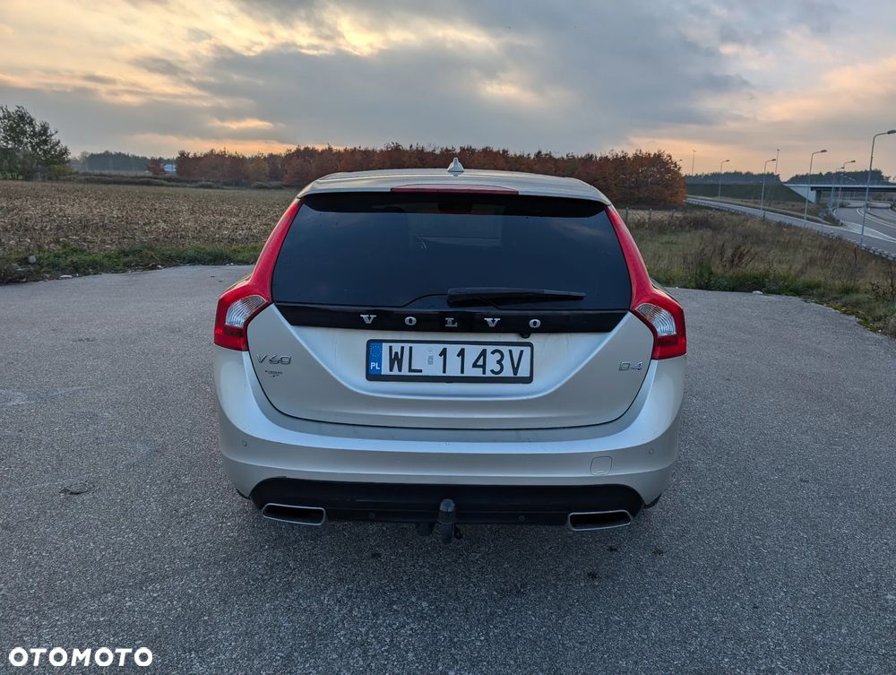 Volvo V60 D4 Summum - 7