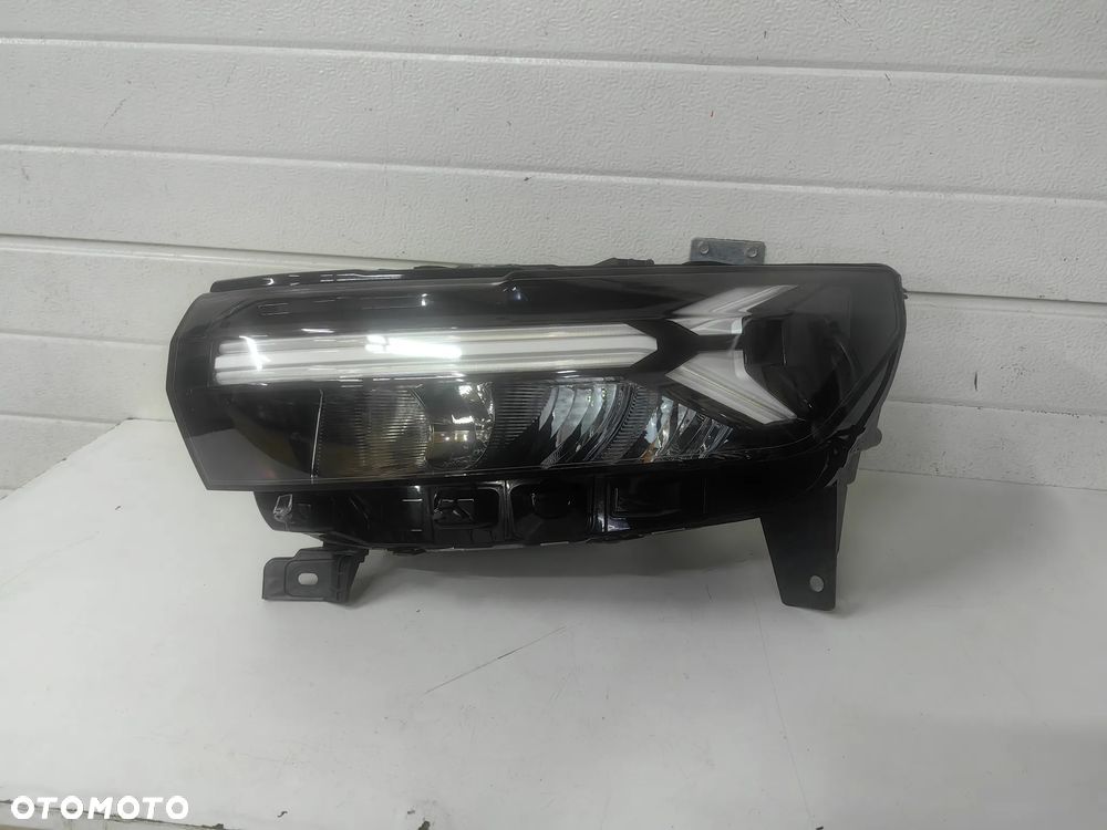 Lampa przednia lewa Dacia Duster III - 1