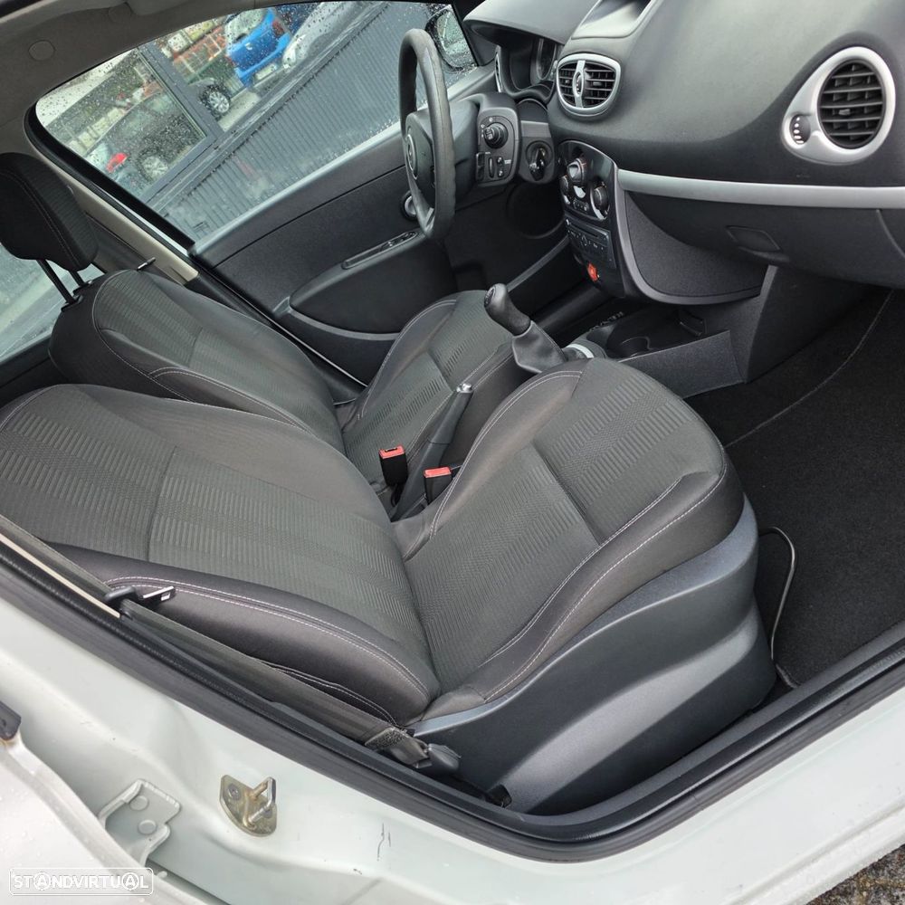 Renault Clio 1.5 dCi Dynamique S - 24