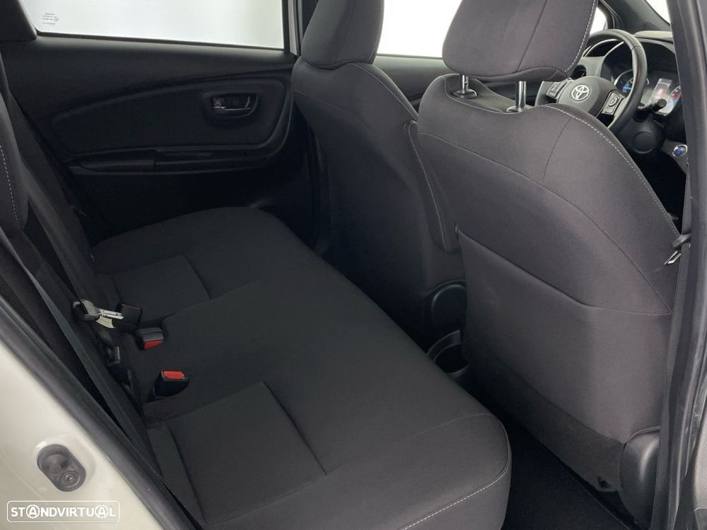 Toyota Yaris 1.5 HSD Square Collec.White - 24