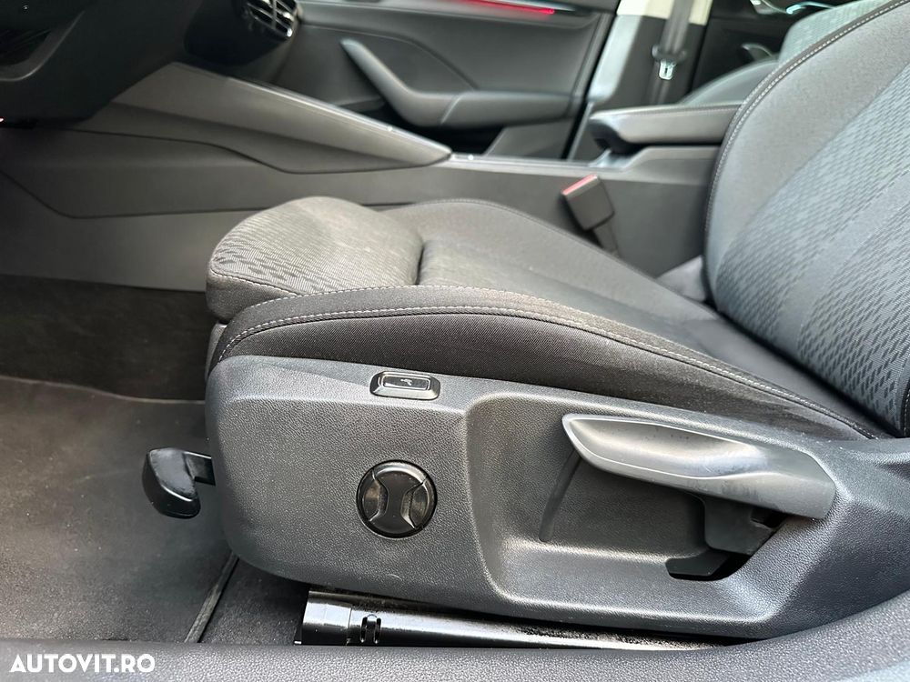 Skoda Octavia Combi 2.0 TDI DSG Clever - 19