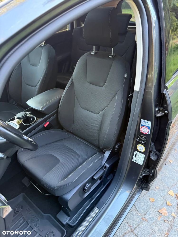 Ford S-Max - 37