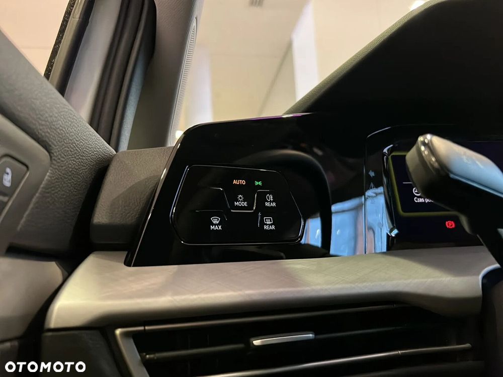 Volkswagen Golf - 24