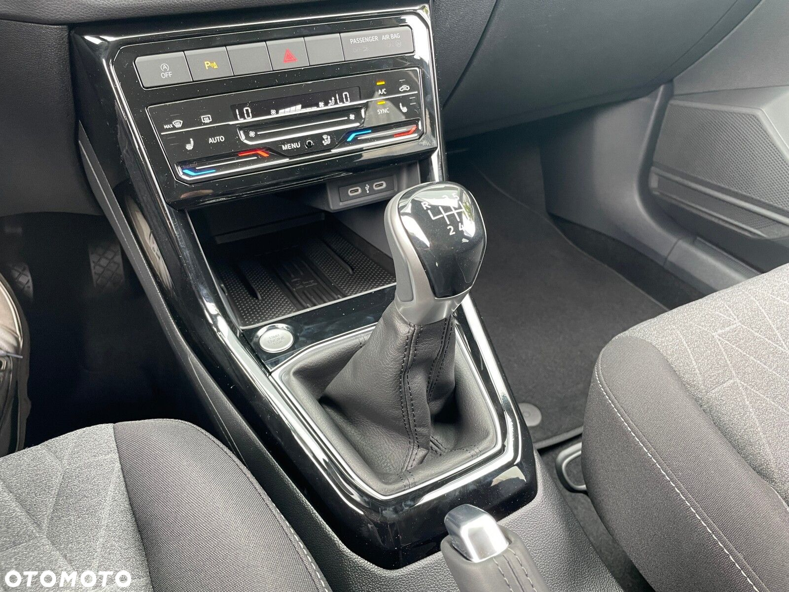 Volkswagen T-Cross - 23