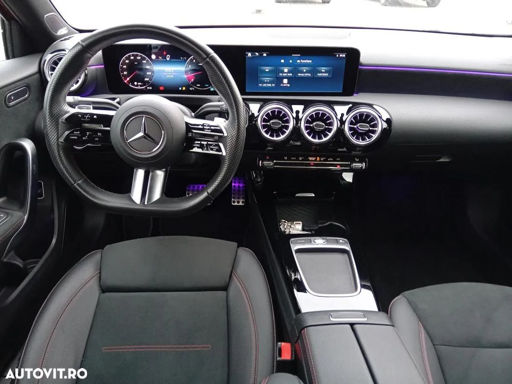 Mercedes-Benz A 220 4MATIC Aut. - 12