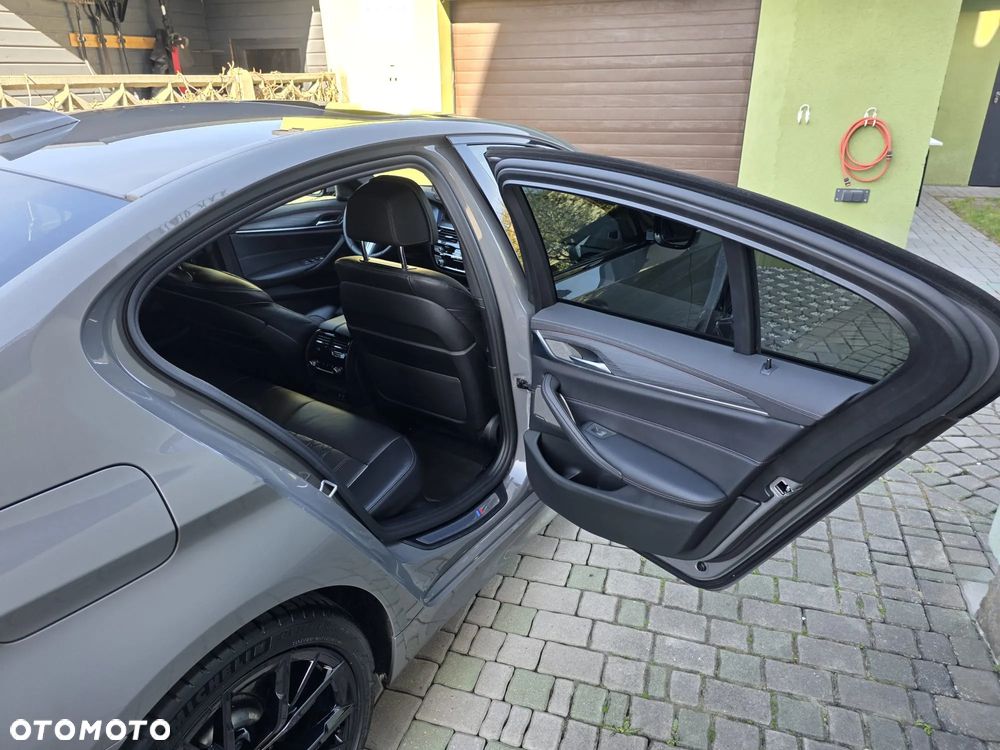BMW Seria 5 540i xDrive mHEV M Sport sport - 27
