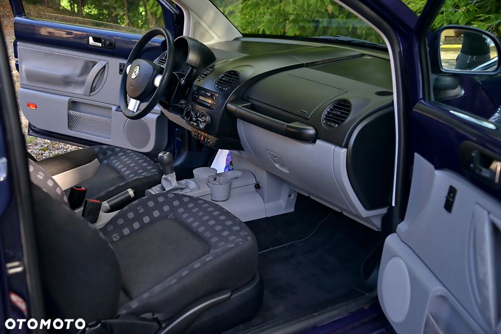 Volkswagen New Beetle - 28
