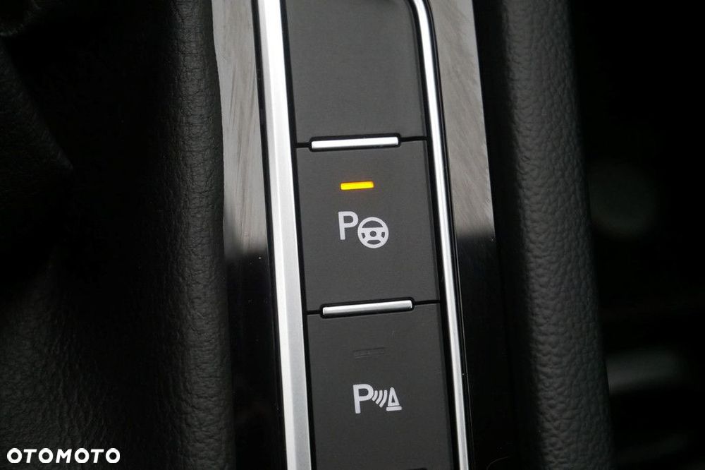 Volkswagen Passat - 24