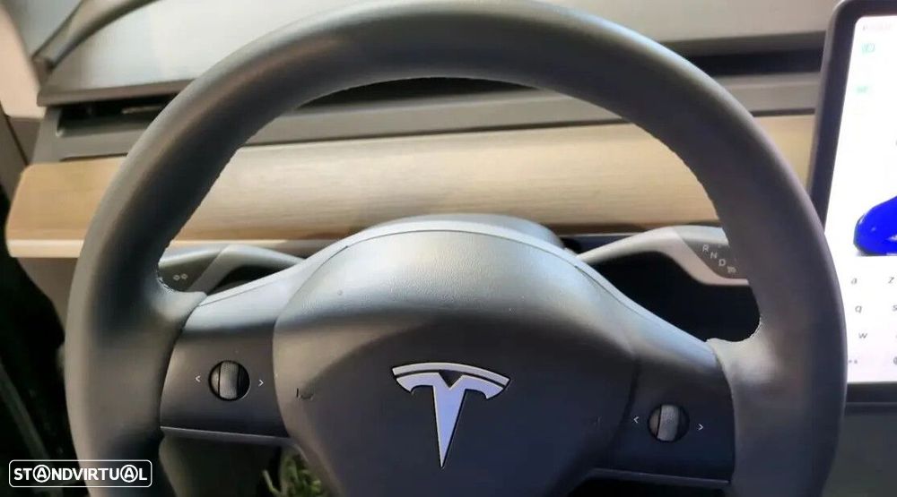 Tesla Model Y Long Range Dual Motor AWD - 9