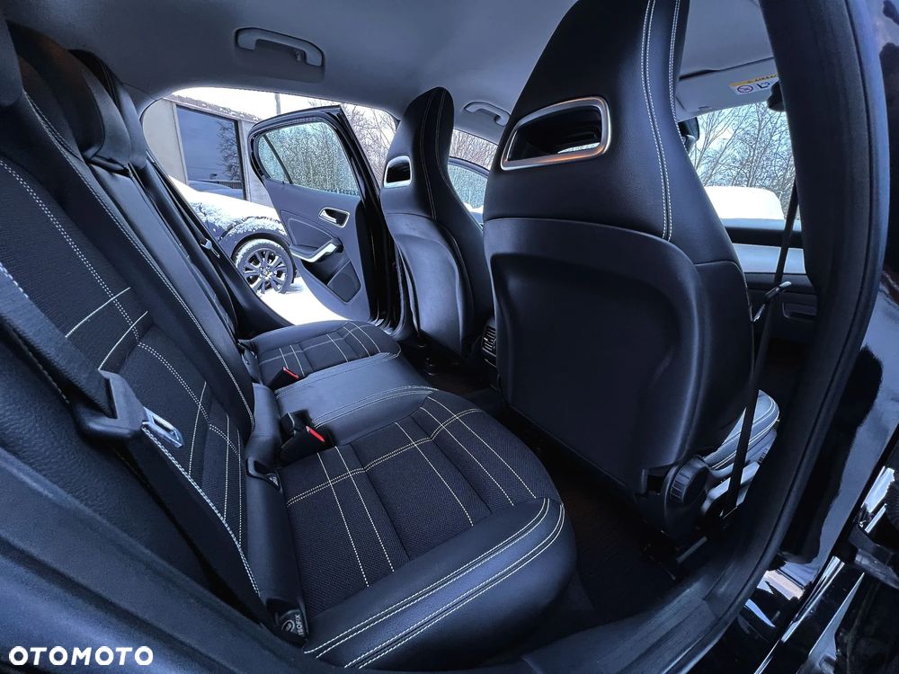 Mercedes-Benz GLA 200 7G-DCT Style - 18