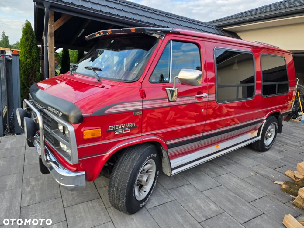 Chevrolet Chevy Van - 1