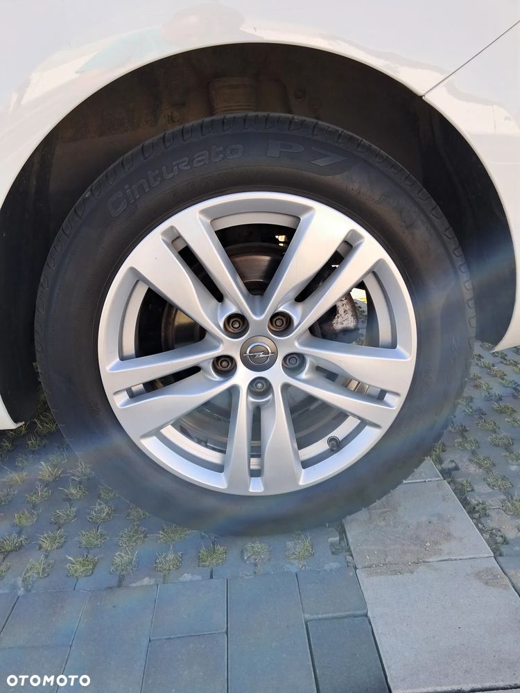 Opel Astra 1.6 D (CDTI) Dynamic - 11