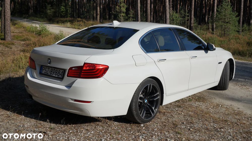 BMW Seria 5 528i Luxury Line - 3