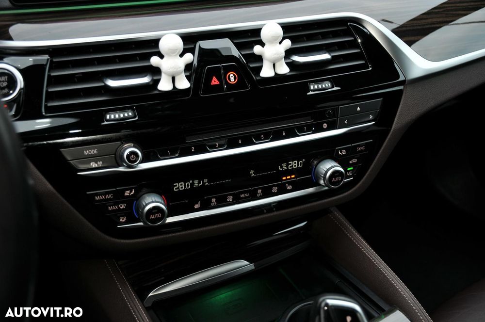 BMW Seria 5 530d xDrive Aut. Sport Line - 12