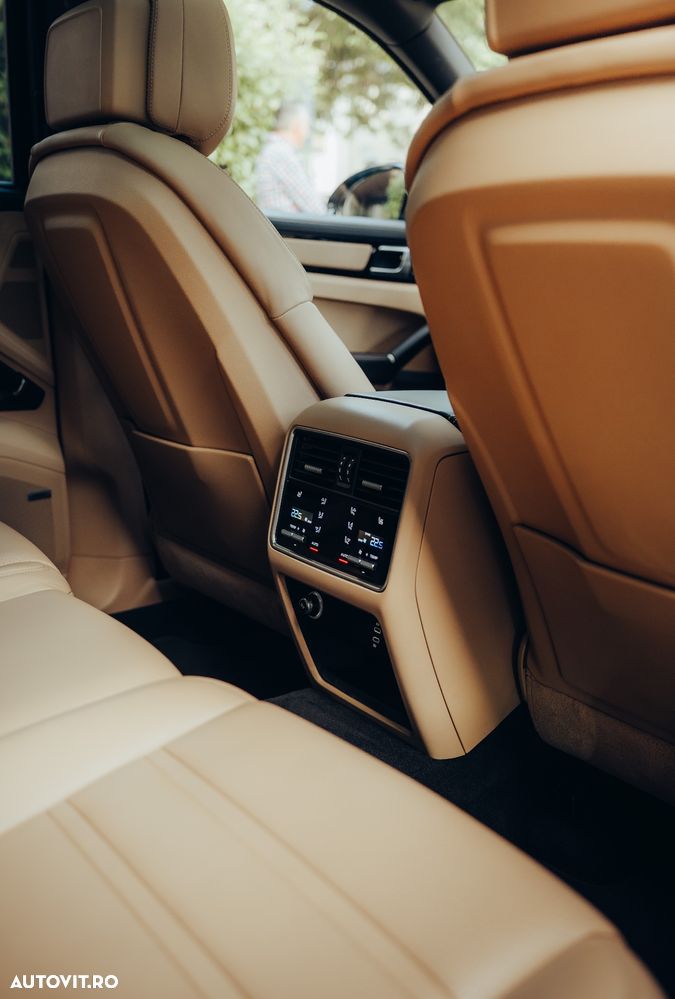Porsche Cayenne Standard - 10