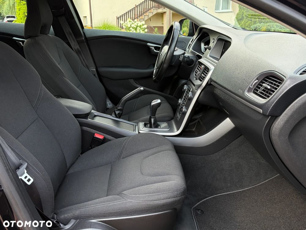 Volvo V40 T2 Momentum - 7
