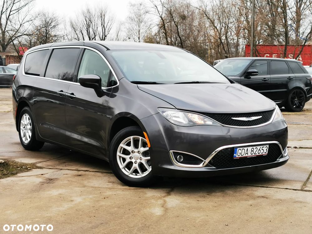 Chrysler Pacifica - 1