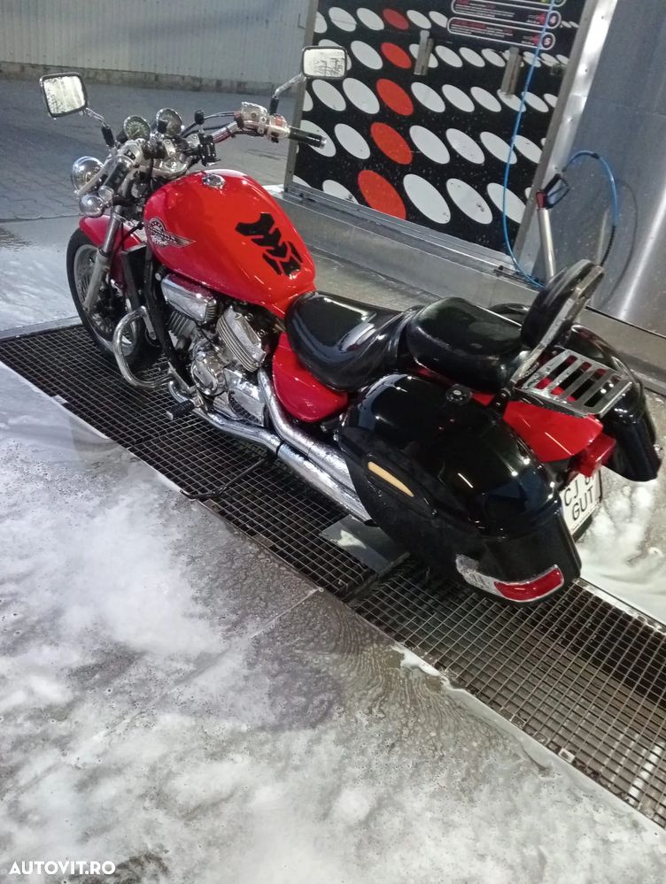 Honda VF 750C Magna - 12