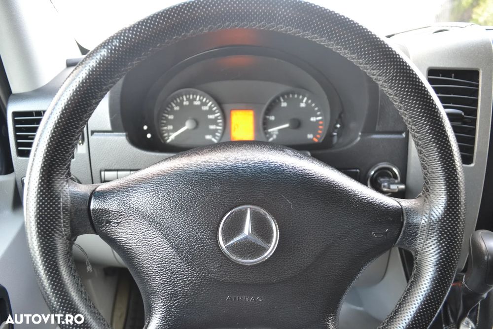 Mercedes-Benz SPRINTER VAN L3H3 209 CDI AUT - 9